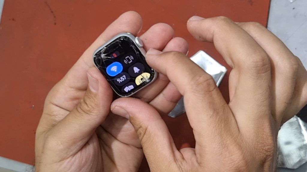 Apple watch Ekran Cam değişimi